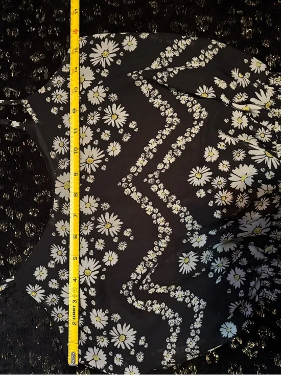 love, Fire Black Daisy Print Smocked Crop Top with Yellow Accents Spring Summer - Picture 3 of 5